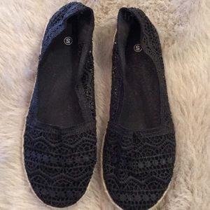 Black lace slip on shoes size S